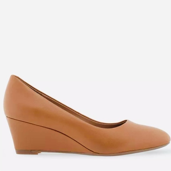 AEROSOLES Women's Iris Slip on Wedge Pump in Light Tan Leather Size 6.5 - Picture 8 of 8